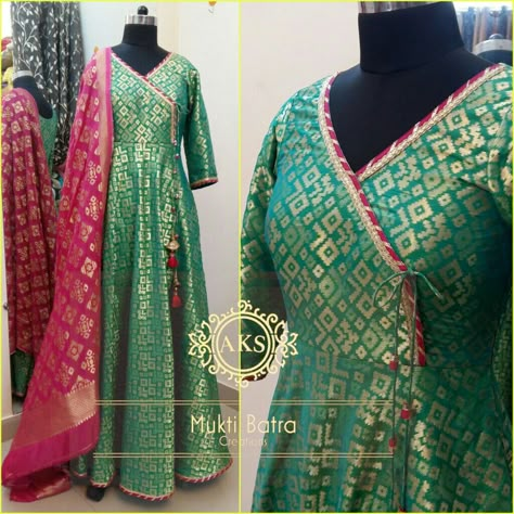 Brocade gown angrakha pattern with brocade dupatta Angrakha Gown Designs, Saree Dress Neck Design, Badhni Dupatta With Suit, Brocade Anarkali Dress, Brocade Gown Designs, Brocade Gown Indian, Brocade Anarkali Suits, Gown Pattern Indian, Angrakha Gown