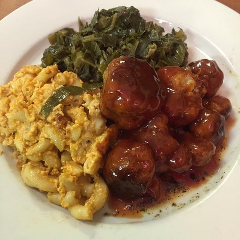 The Best Vegan Soul Food Restaurants Across the Country | PETA Vegetarian Soul Food, Bbq Cauliflower, Soul Food Restaurant, Vegan Soul Food, Food Near Me, Plant Based Cookbook, Vegan Restaurants, Meat Free, Vegan Dishes