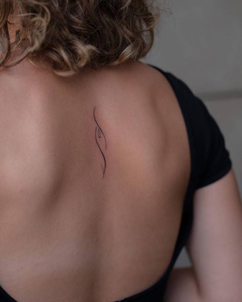 Back Minimalist Tattoo, Upper Back Tattoo Women, Upper Back Tattoo, Women Symbol, Minimalist Symbols, Upper Back Tattoos, Female Symbol, Symbol Tattoos, Back Tattoo Women