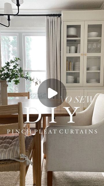 Melissa Braedley  | Organize, Declutter & Simple Design on Instagram: "✨𝘿𝙄𝙔‎ -‎ 𝙉𝙊‎ 𝙎𝙀𝙒‎ PINCH PLEAT 𝙘𝙪𝙧𝙩𝙖𝙞𝙣𝙨‎ 𝙛𝙤𝙧‎ 𝙪𝙣𝙙𝙚𝙧‎ $30!!‎ ✨ ⁣ ⁣Here’s‎ how‎ you‎ can‎ elevate‎ some‎ basic‎ curtains‎ in‎ 3‎ easy‎ steps‎ for‎ under‎ $30!‎  ⁣ ⁣𝙂𝙧𝙖𝙗‎ 𝙩𝙝𝙚𝙨𝙚‎ 3‎ 𝙥𝙧𝙤𝙙𝙪𝙘𝙩𝙨‎ 𝙝𝙚𝙧𝙚: ⁣-‎ Hemming‎ tape ⁣-‎ Curtain‎ hooks‎  ⁣-‎ Pleating‎ tape ⁣-‎ ANY‎ set‎ of‎ curtains ⁣ ⁣𝐒𝐭𝐞𝐩‎ 𝟏-‎ Lay‎ your‎ hemming‎ tape‎ on‎ the‎ back‎ of‎ your‎ curtain‎ at‎ the‎ top ⁣𝐒𝐭𝐞𝐩‎ 𝟐-‎ Lay‎ your‎ pleating‎ strip‎ on‎ top‎ and‎ iron‎ it‎ down ⁣𝐒𝐭𝐞𝐩‎ 𝟑-‎ Add‎ in‎ your‎ curtain‎ hooks ⁣ ⁣Decide‎ how‎ you‎ want‎ to‎ hang‎ them-‎ with‎ clips‎ or‎ without‎ and‎ thats‎ it! ⁣𝟑‎ 𝐞𝐚𝐬𝐲‎ 𝐬𝐭𝐞𝐩𝐬‎ 𝐭𝐨‎ 𝐞𝐥𝐞𝐯𝐚𝐭𝐞‎ 𝐭𝐡𝐨𝐬𝐞‎ 𝐜𝐮𝐫𝐭𝐚𝐢𝐧𝐬! ⁣ ⁣***‎ LINKS to all these item Diy Pleated Curtains No Sew, Sew Pinch Pleat Curtains, Pinch Pleat Curtains Diy, Pleat Curtains, Tab Top Curtains, No Sew Curtains, Pleated Drapes, Pinch Pleat Curtains, Pleated Curtains