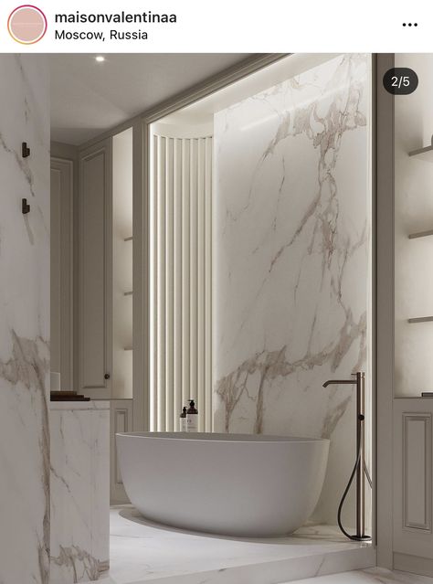 Contemporary Bathrooms Luxury, تصميم دورة مياه, Contemporary Luxury Bathroom, White Marble Bathroom, Ensuite Design, White Marble Bathrooms, Water Closet, Stunning Bathrooms, Classic Bathroom