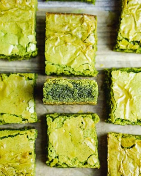 Matcha Brownies, Matcha Lover, Green Tea Recipes, Salted Caramel Brownies, Chewy Brownies, Matcha Recipe, Types Of Chocolate, Recipe Details, Vegetarian Chocolate