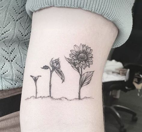 Blooming Sunflower Tattoo, Autoimmune Tattoo Ideas, Blooming Flower Tattoo, Blooming Tattoo, Bloom Tattoo, Tattoo Perna, Roots Tattoo, Blooming Sunflower, Cute Tats