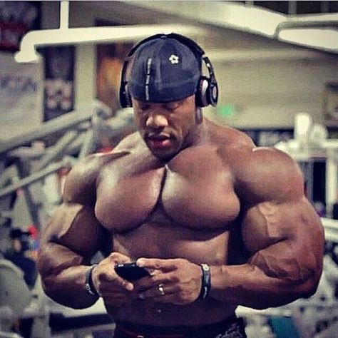 Phil"The Gift"Heath on Instagram: “Finding the right song to get fired up to hit that last set is extremely important cause finishing a workout strong is always my goal.” Mr Olympia Winners, Bodybuilding Inspiration, Mens Fitness Motivation, Gym Music, Bodybuilding Program, Phil Heath, Ab Workout Men, Muscle Hunks, Mr Olympia