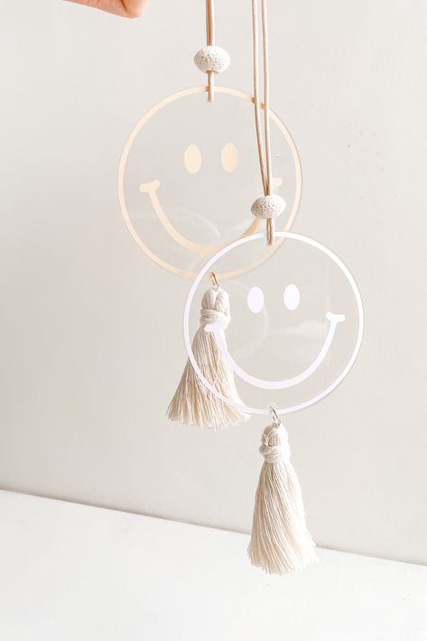 Car Stickers Ideas, Cricut Signs, Acrylic Crafts, Car Mirror Decorations, Car Hanging Accessories, Boho Car Accessories, Car Interior Diy, Mirror Car Accessories, Cute Smiley Face