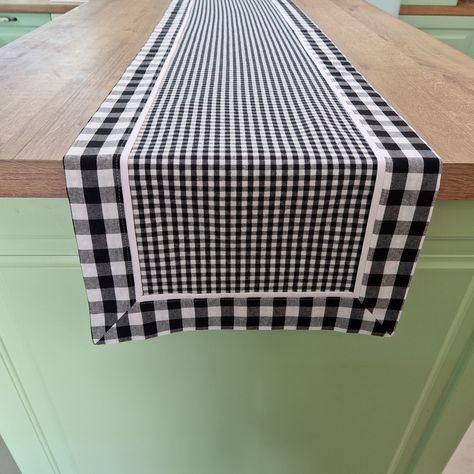 Gingham Table Runner, Layered Table, Décoration Table Halloween, Halloween Table Decor, Rustic Dresser, Plaid Napkins, Plaid Curtains, Textile Recycling, Light Blue Plaid