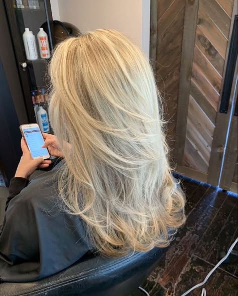 Blond Vanilla Highlights, Blonde Long Layers Mid Length, Light Blonde Full Highlights, Blonde Hair To Show Hair Dresser, Medium Length Blonde Layers, Blond Hair With Layers, Hair Cuts Ideas Long, Blonde Haircuts Long, Very Blonde Highlights