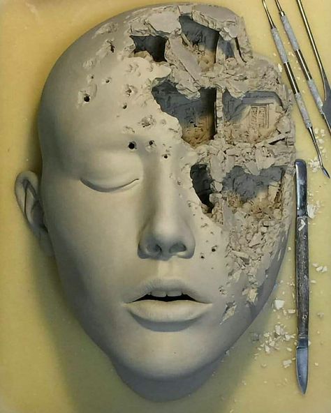 Johnson Tsang, Ceramic Sculpture Figurative, Ceramics Sculpture, Brain Art, Lucid Dream, Bizarre Art, Dark Art Drawings, Ceramics Pottery Art, Art Ceramics