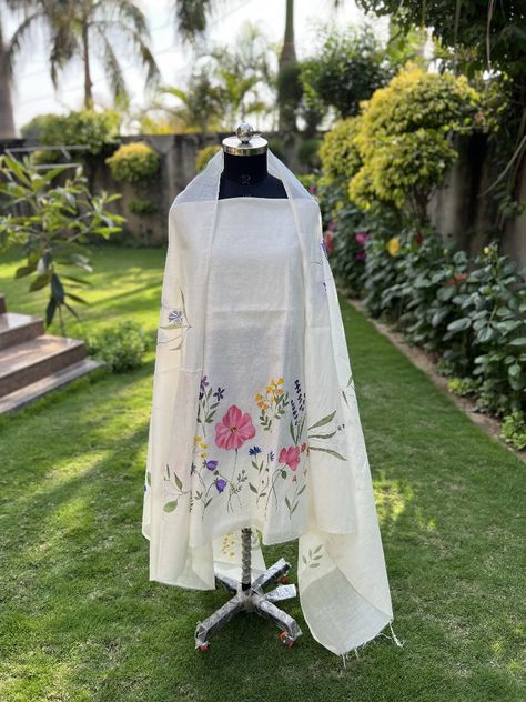 Wild florals handpainted on an off white maheshwari suit with cotton bottom and maheshwari dupatta. Handpainted Suits, Painted Suits, Suit With Dupatta, Sequin Embroidery, Crochet Home Decor, Beautiful Dress Designs, Printed Saree, Cotton Bottoms, Sequins Embroidery