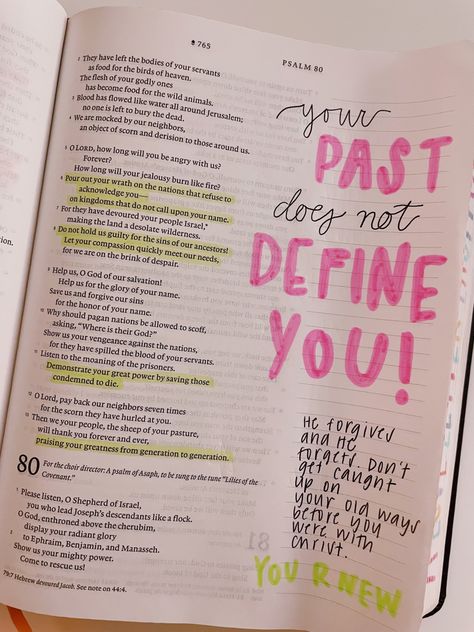 Good Bible Notes, Bible Margin Notes, Bible Journaling In Bible, Bible Notes In Bible, Bible Study Notes Aesthetic, Cute Bible Journaling Ideas, Devotional Journal Ideas, Bible Notes Ideas, Bible Annotations