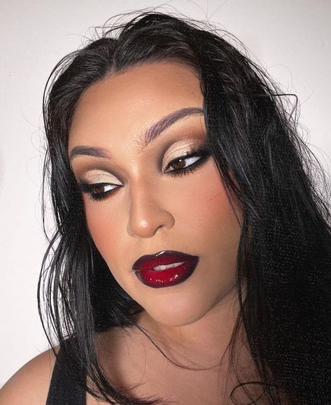 Mob Boss Wife Makeup, Vixen Makeup Looks, Red Glam Makeup Looks, Smokey Eye Red Lip Makeup, Red And Black Lip Combo, Vampy Makeup For Black Women, Vampy Makeup Looks, Glam Vampire Makeup, Black And Red Makeup Looks