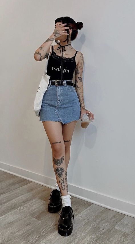 Goth Summer Outfits, Summer Goth Outfits, Fun Office, Fall Ootd, Spooky Party, Alt Outfits, Trendy Fall, Goth Outfits, Alternative Outfits