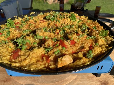 Plant based Paella - The Plant based dad Spanish Rice Dish, Vegan Chorizo, Chorizo Sausage, Spanish Cuisine, Rice Dish, Spanish Rice, Frozen Peas, Rice Dishes, Smoked Paprika