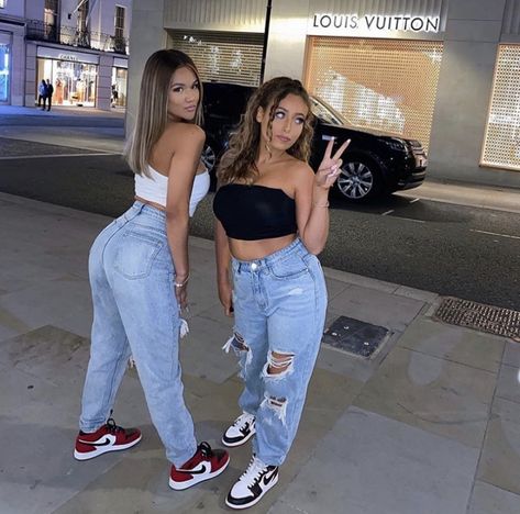 🤎 Follow Sun 🦋 For more lit pins... 🤎#BFF Outfits To Wear With Jordan 1s, Outfit With Jordans For Women, Jordans Outfit Women, Jeans And Jordans, Loungewear Chic, Outfits With Jordan 1s Fashion Styles, Chic Loungewear, Preppy Outfits For School, Jordan 1 Outfit