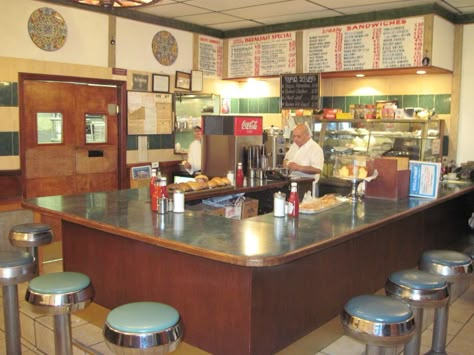 Diner Counter, 1960s Restaurant Interior, Vintage Fast Food Restaurant, 80s Restaurants, Old Pizza Shop, 1980s Restaurant, Vintage Burger Restaurant, Diner Aesthetic, American Cafe