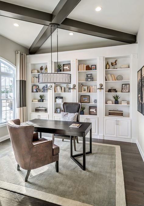 10 Studies in Style: Working from Home Never Looked So Good – Best In American Living Hamptons Study Home Offices, Hamptons Study, Bloxburg Office, Big Office, Built In Bookshelves, Dream Building, Home Office Inspiration, Perfect Office, Office Inspo