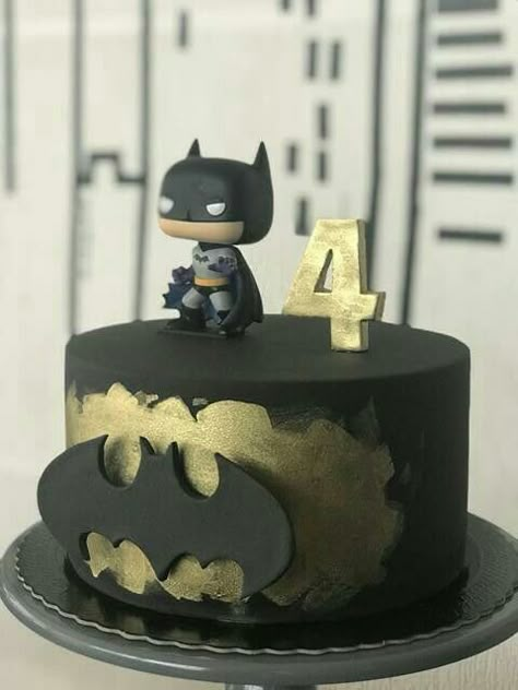 1st Year Birthday Cake, Batman Pasta, Batman Food, Batman Themed Birthday Party, Batman Cupcakes, Batman Birthday Cakes, Boyfriends Birthday Ideas, Cake Designs For Kids, Marvel Cake