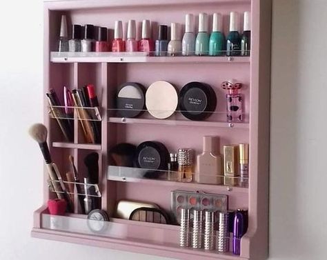 Dusty Pink Makeup, Diy Makeup Organizer, Rosa Make-up, Diy Shelves Bathroom, Beauty Station, Diy Makeup Storage, Make Up Case, Makeup Storage Organization, Nail Polish Storage