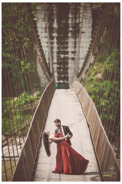 Pre Wedding In Rishikesh, Pre Wedding Rishikesh, Rishikesh Pre Wedding Shoot, Trail Gown For Pre Wedding Shoot, Trail Gown, Tail Gown, Gown Poses, Prewedding Ideas, Pre Wedding Photoshoot Props