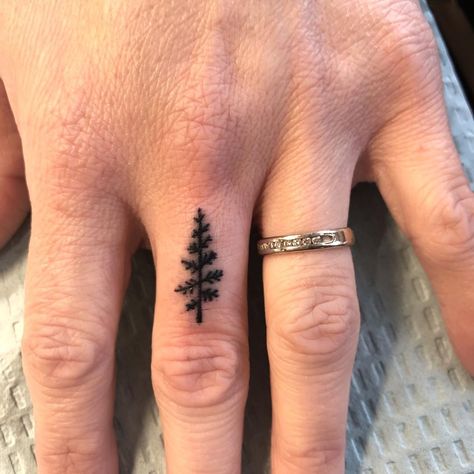 Leaf Finger Tattoo, Finger Tattoo, Finger Tattoos, Tattoos And Piercings, Maple Leaf Tattoo, Paw Print Tattoo, Flower Tattoo, Tattoo Ideas, Piercings