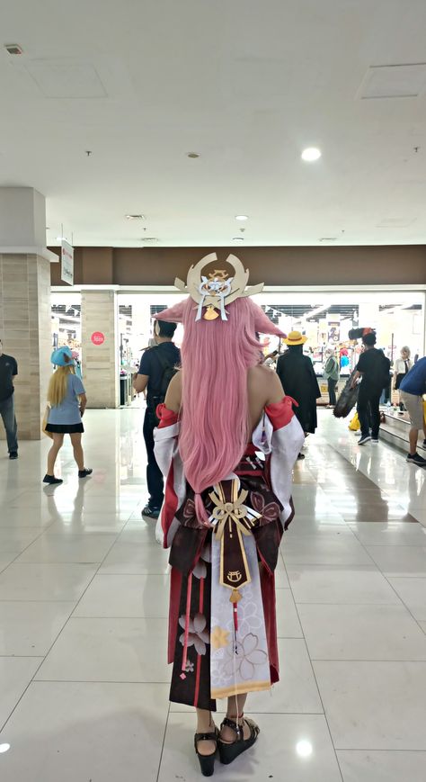 Yae Miko Cosplay Cosplayer Cosplay Genshin Impact Game Coser Indonesia Indonesian Yae Miko Casual, Cosplay Yae Miko, Yae Miko Cosplay, Genshin Cosplays, Figure Sketch, Genshin Cosplay, Cosplay Genshin, Comic Con Costumes, Human Figure Sketches