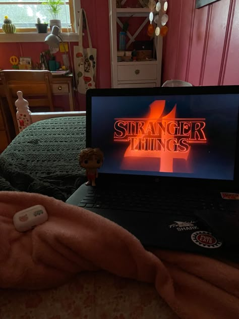 Watching Stranger Things Aesthetic, Stranger Things Fall Aesthetic, Cari Core, Stranger Things Summer Aesthetic, Stranger Things Vibes, October Planner, Stranger Things Funko Pop, Watch Stranger Things, Stranger Things Poster