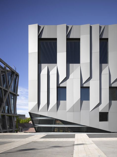 Gallery of Aix en Provence Conservatory of Music / Kengo Kuma and Associates - 8 Building Skin, Architecture Facade, Kengo Kuma, Japanese Architect, Building Facade, Architecture Inspiration, Facade Architecture, Futuristic Architecture, Facade Design