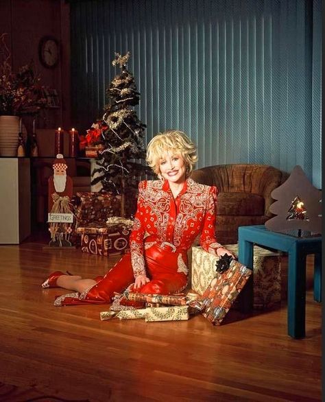 Dolly Parton Christmas, Mariah Christmas, Mariah Carey Christmas, Holly Dolly, Leather Christmas, Tacky Christmas, Christmas Shows, Gal Pal, Hello Dolly