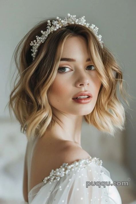 Bridal Hair With Short Hair, Short Bride Hair, Shoulder Length Bridal Hair, Bridal Hairstyles Short, Short Bridal Hairstyles, Disney Fairytale Wedding Dress, Bridesmaid Hair Inspo, Short Hair Bride, Haircut Tip