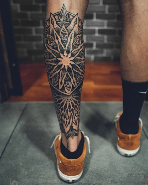 Tatuajes Kalodimas Tattoo, Tattoo Pierna Hombre, Mandala Tattoo Leg, Geometric Tattoo Leg, Mandala Tattoo Men, Calf Tattoo Men, Geometric Tattoo Sleeve Designs, Best Leg Tattoos, Geometric Mandala Tattoo