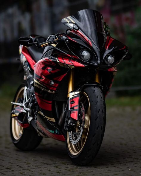 Yamaha YZF-R1 on Instagram: “Beautiful R1 😍😍😍 ----------------------------------------------- - Owner 👤 @livinglifeon2wheels…” Yamaha Yzf R, Bike Aesthetic, Bike Illustration, Photo Collage Design, Bike Photoshoot, Amazing Technology, Sport Motorcycle, Yamaha R1, Bike Photo