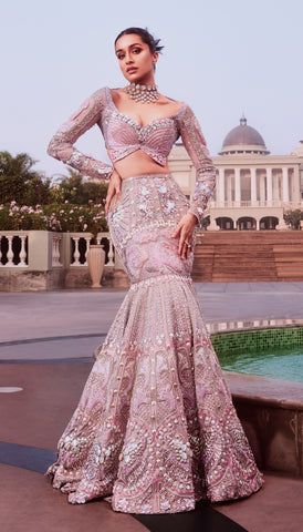 Expression Queen, Papa Don't Preach, Indian Bridesmaid Dresses, Latest Bridal Lehenga, Wedding Lehenga Designs, Lehenga Designs Simple, Traditional Indian Dress, Indian Dresses Traditional, Traditional Indian Outfits