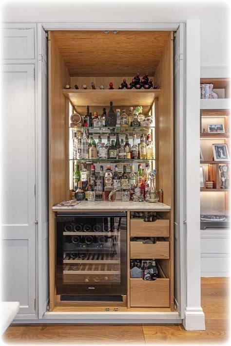 Drinks Area In Kitchen, Hidden Kitchen Bar, Understairs Bar, Inhouse Bar, Home Bar Lounge Room Ideas, Bar Cabinets For Home, Hidden Bar Cabinet, Drinks Area, Drinks Cupboard