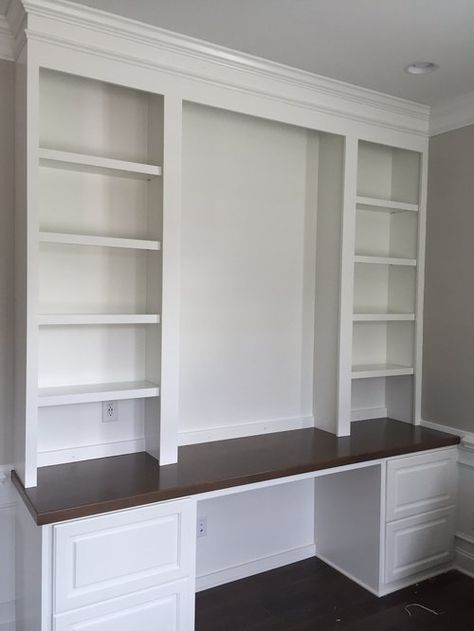 Custom Home & Office Built-In Desks — Woodmaster Custom Cabinets Studio In Casa, Built In Desk And Shelves, Custom Home Office, Home Office Built Ins, Office Built Ins, Maple Stain, Home Office Cabinets, Office Remodel, Custom Desk