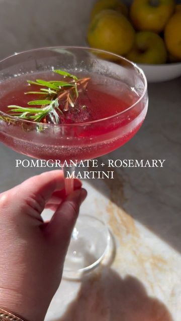 Rosemary Martini, Monkey 47, Girls Night Drinks, Pomegranate Martini, Martini Ingredients, Cocktail Gin, Rosemary Simple Syrup, Gin Lemon, Cocktail Syrups