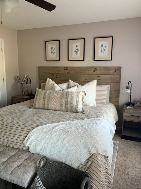 Bed Headboard Ideas Wooden, Large Wood Headboard Bedroom, Shiplap Bed Frame Diy Headboards, Shiplap Wall Headboard Ideas, Diy Headboard Shiplap, Homemade Headboards Wood, Farmhouse Wood Headboard, Wall Mounted Headboard Diy Wood, Diy Head Bed Board