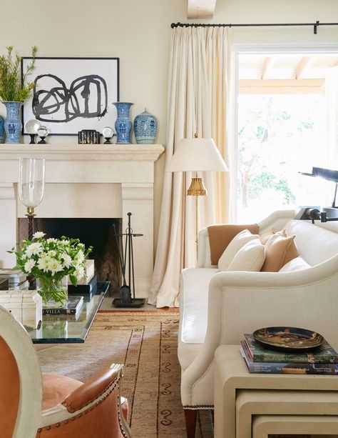 art, black, white, blue, ginger, jar, vase @markdsikes Mark Sikes, Mark D Sikes, Bedroom Remodel, Pacific Palisades, Traditional Living Room, Fireplace Mantle, Cheap Decor, Contemporary Living Room, A Living Room