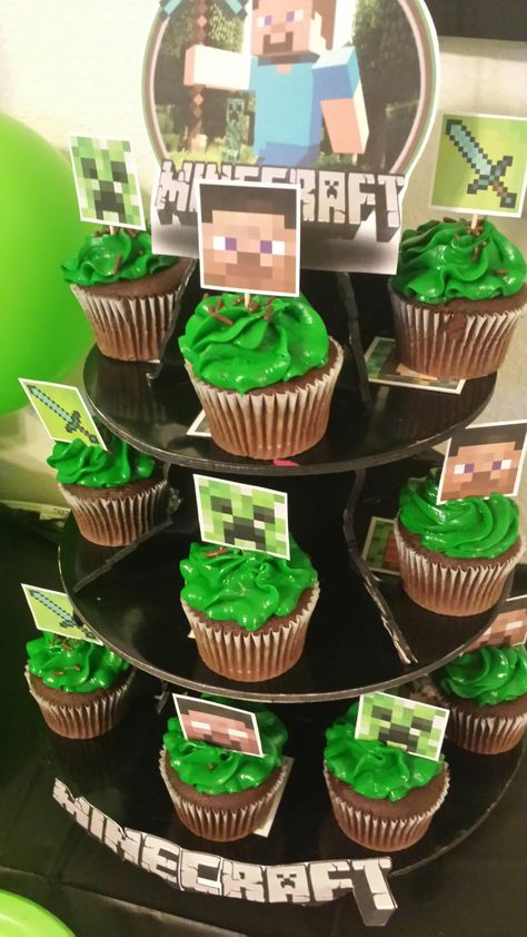 Minecraft Birthday Cupcakes, Minecraft Cupcakes Ideas, Minecraft Dort, Cupcakes Minecraft, Minecraft Cupcake, Minecraft Birthday Decorations, Pastel Minecraft, Diy Minecraft Birthday Party, Minecraft Cupcakes