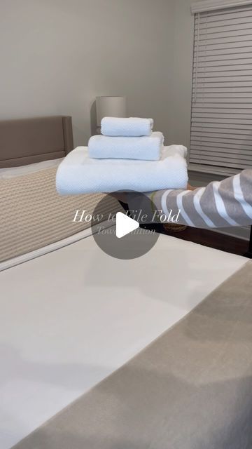 Rectangle Face, Folding Towels, Home Organizer, The Cloth, Bed Table, Face Cloth, Linen Closet, The Hand, A Style