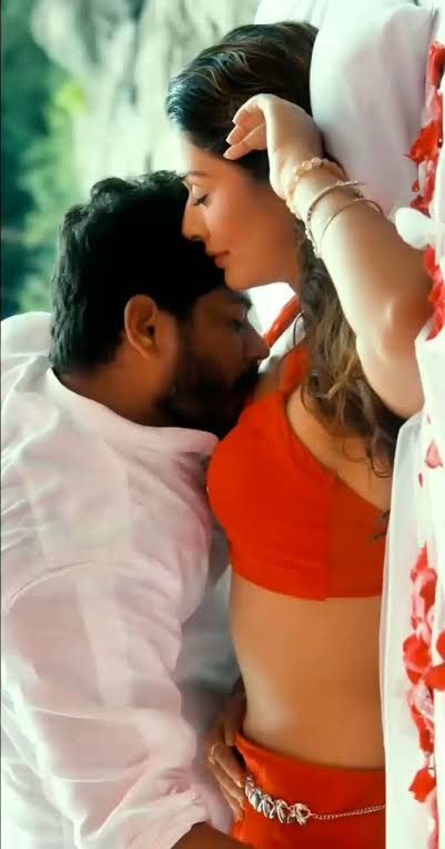 Romance Movie Scenes, Curvy Women Dresses, Romance Movie, Samantha Pics, Ms Dhoni Photos, Hollywood Couples, Romantic Kiss, Samantha Photos, Hot Romance