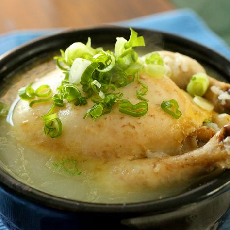 Ginseng chicken soup (Samgyetang) recipe - Maangchi.com Samgyetang Recipe, Korean Chicken Soup, Maangchi Recipes, Ginseng Chicken Soup, Best Korean Food, Chicken Rice Soup, Korean Cooking, Chicken Stuffed, Small Chicken