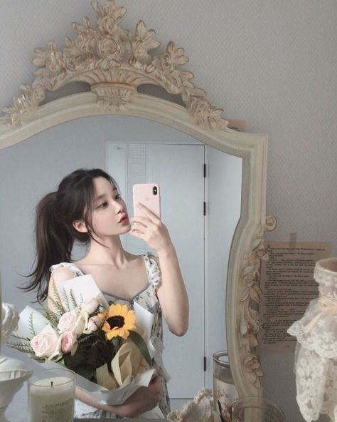 Korean Beauty, Ulzzang Girl, Wattpad, Mirror, My Saves, Flowers, Hair, Anime, Beauty