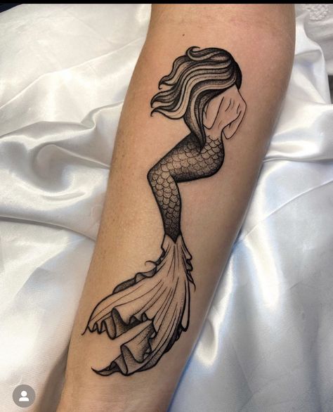 Vintage Mermaid Tattoo, Traditional Mermaid Tattoos, Mermaid Sleeve Tattoos, Siren Tattoo, Lower Arm Tattoos, Mermaid Tattoo Designs, Filigree Tattoo, Saved Tattoo, Fantasy Tattoos