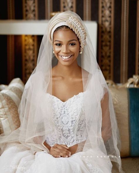 7 Gorgeous Bridal Turban & Veil Ideas for Muslim Weddings - Page 2 of 5 - NaijaGlamWedding Bridal Turban, Hausa Bride, Veil Ideas, Wedding Turban, Hijab Design, Groomsmen Tuxedos, Muslim Brides, Bridal Cap, Bridal Hijab