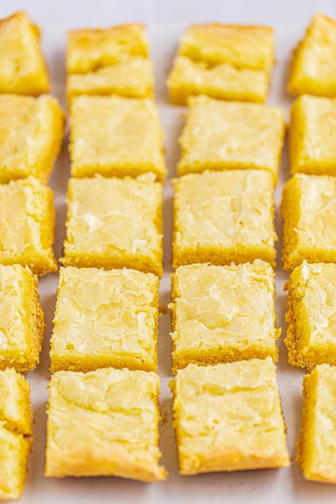 Chess Bars Easy, Chess Squares Easy, Chess Squares Recipe, Chess Bars, Chess Squares, Chess Cake, Chess Pie, Simple Pantry, Tasty Dessert