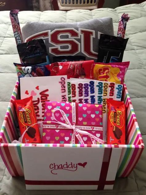 DIY Romantic Valentine's Day Ideas for Him - HubPages Ldr Gifts For Him, Valentines Baskets For Him, Gifts For Boyfriend Long Distance, Cute Valentine Ideas, Valentines Ideas For Him, Valentines Day Gifts For Him Boyfriends, Saint Valentin Diy, Valentines Bricolage