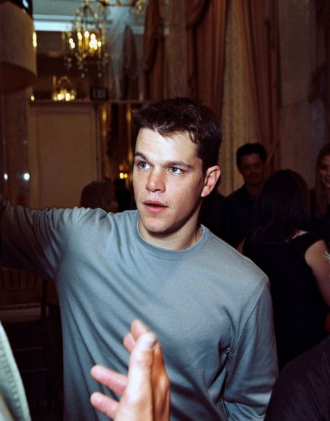 Matt Damon 90s, Young Matt Damon, Matt Damon Jason Bourne, James Bourne, Jason Bourne, Carotid Artery, Paul Atreides, Italian Boys, Matt Damon