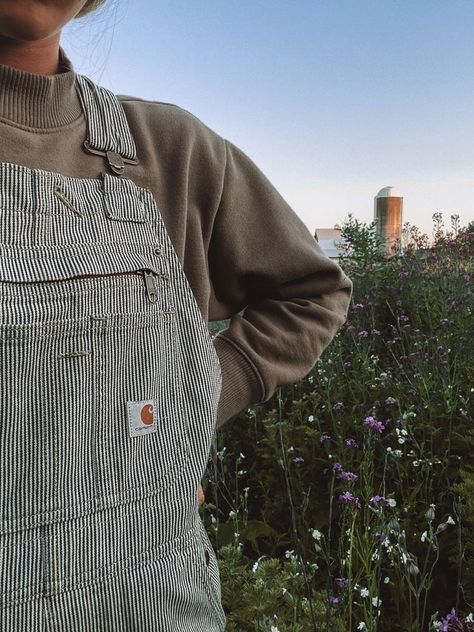 Work Outfits Women Construction, Carhartt Striped Overalls, Bib Outfits Women, Carhartt Bibs Outfit Women, Railroad Stripe Overalls Outfit, Bibs Outfit Women, Farm Work Outfit, Farming Outfits, Striped Overalls Outfits