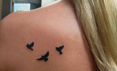 My second tattoo. Three little birds dedicated to my aunts and grandma. "Don't worry bout a thing cause every little thing gonna be all right." #bird #tattoo #art Three Birds Tattoo, Bird Tattoo Neck, Bird Tattoo Back, Little Bird Tattoos, Crow Tattoo Design, Tiny Bird Tattoos, Second Tattoo, Bird Tattoo Wrist, Flying Bird Tattoo