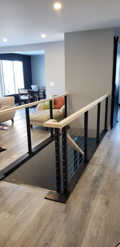 Hand Rails For Stairs Modern Interior Design, Indoor Cable Stair Railing, Indoor Railings For Stairs Modern, Indoor Railings, House Railings Indoor, Cable Railing Staircase, Railing Ideas Indoor, Modern Railing Indoor, Interior Railing Ideas